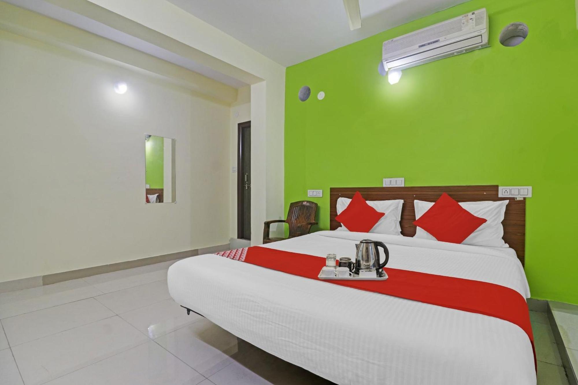 Super Hotel O Dk Reddy Square ハイデラバード エクステリア 写真