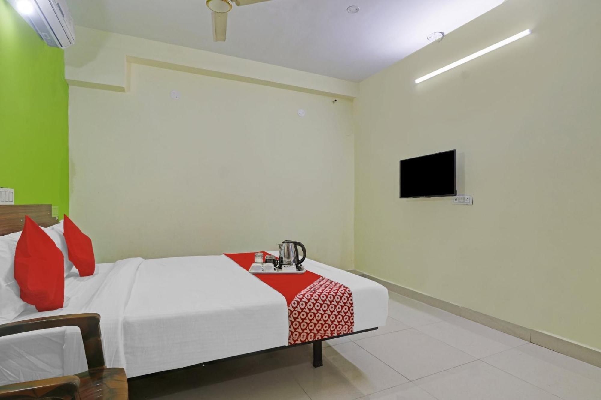 Super Hotel O Dk Reddy Square ハイデラバード エクステリア 写真