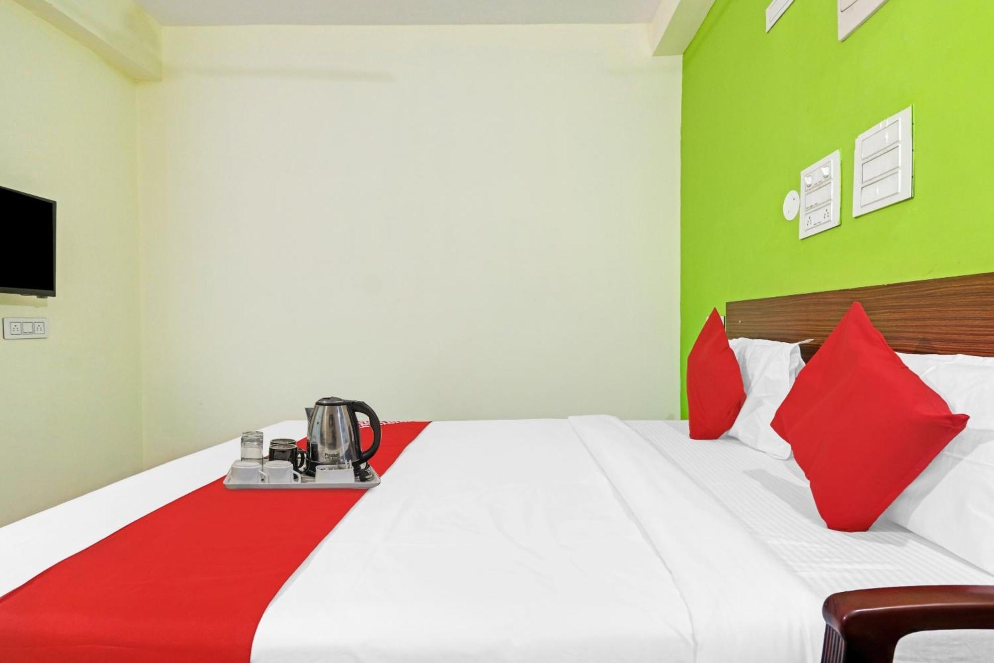 Super Hotel O Dk Reddy Square ハイデラバード エクステリア 写真