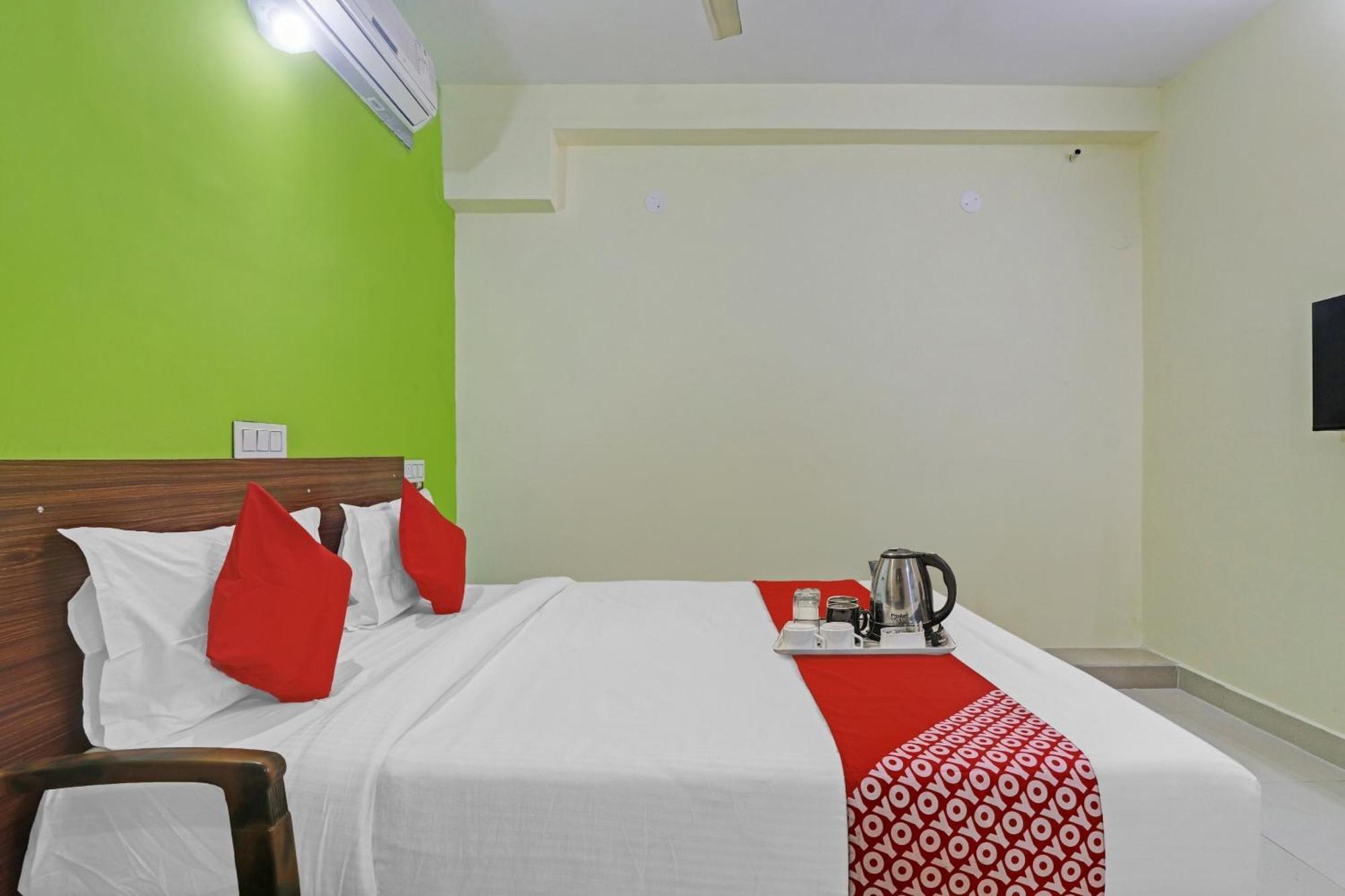 Super Hotel O Dk Reddy Square ハイデラバード エクステリア 写真